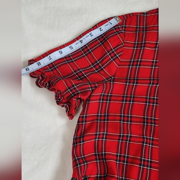 MADEWELL Red Plaid Ruffled Top. Button up. Ladies Size Medium. - Picture 14 of 15